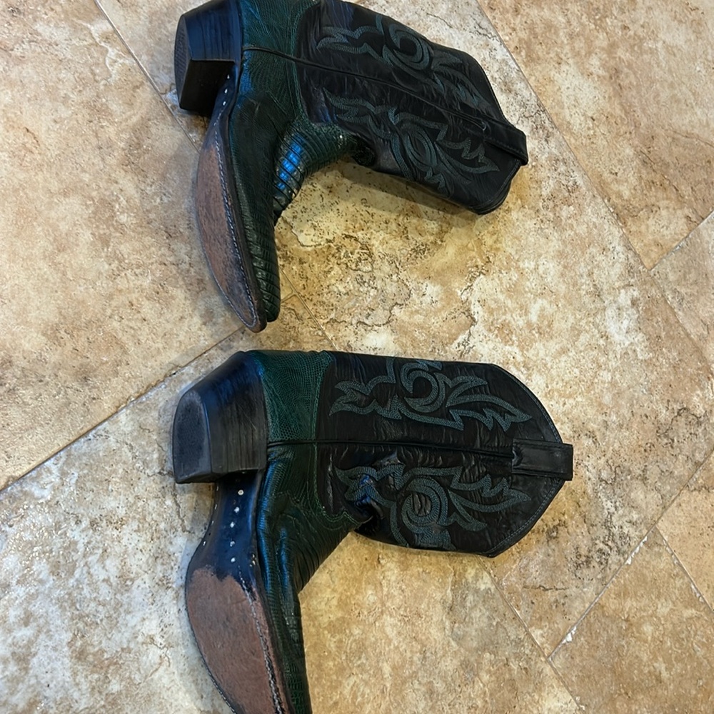 Justin woman cowboy boots